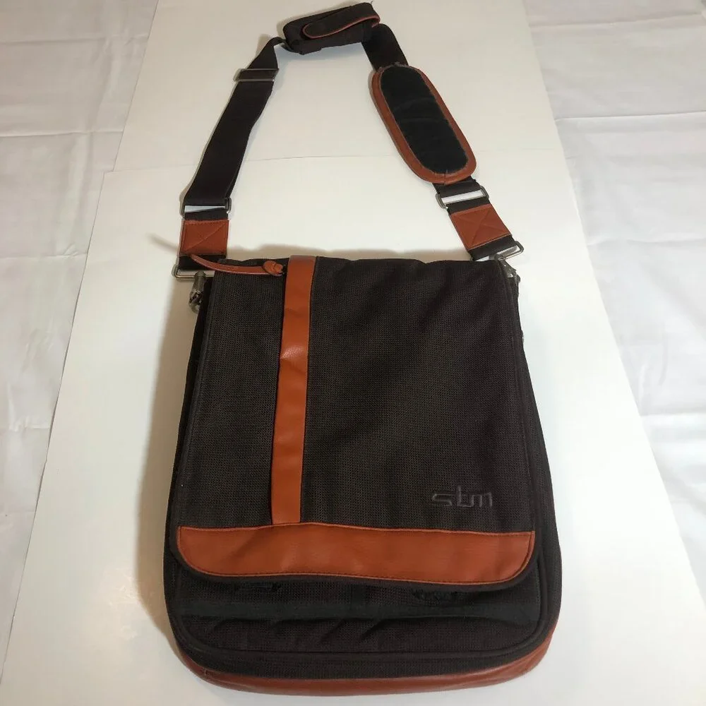 STM Vertical Laptop Messenger Bag – Black & Chestnut Brown